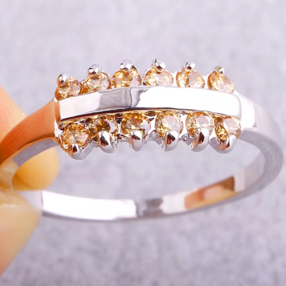 BRAND NEW.925 STERLING SILVER MORGANITE ( 2*2mm)